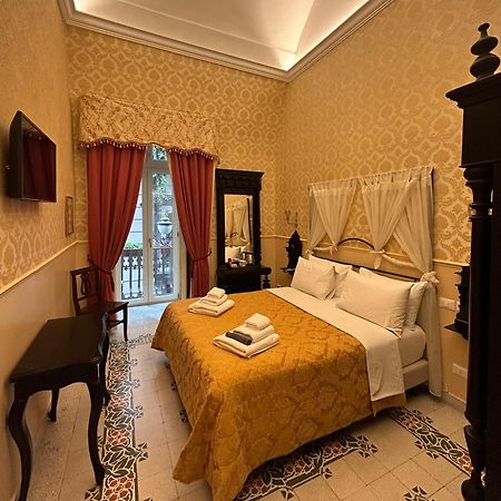Carafa Di Maddaloni Residenza Di Charme Hotell Napoli Eksteriør bilde