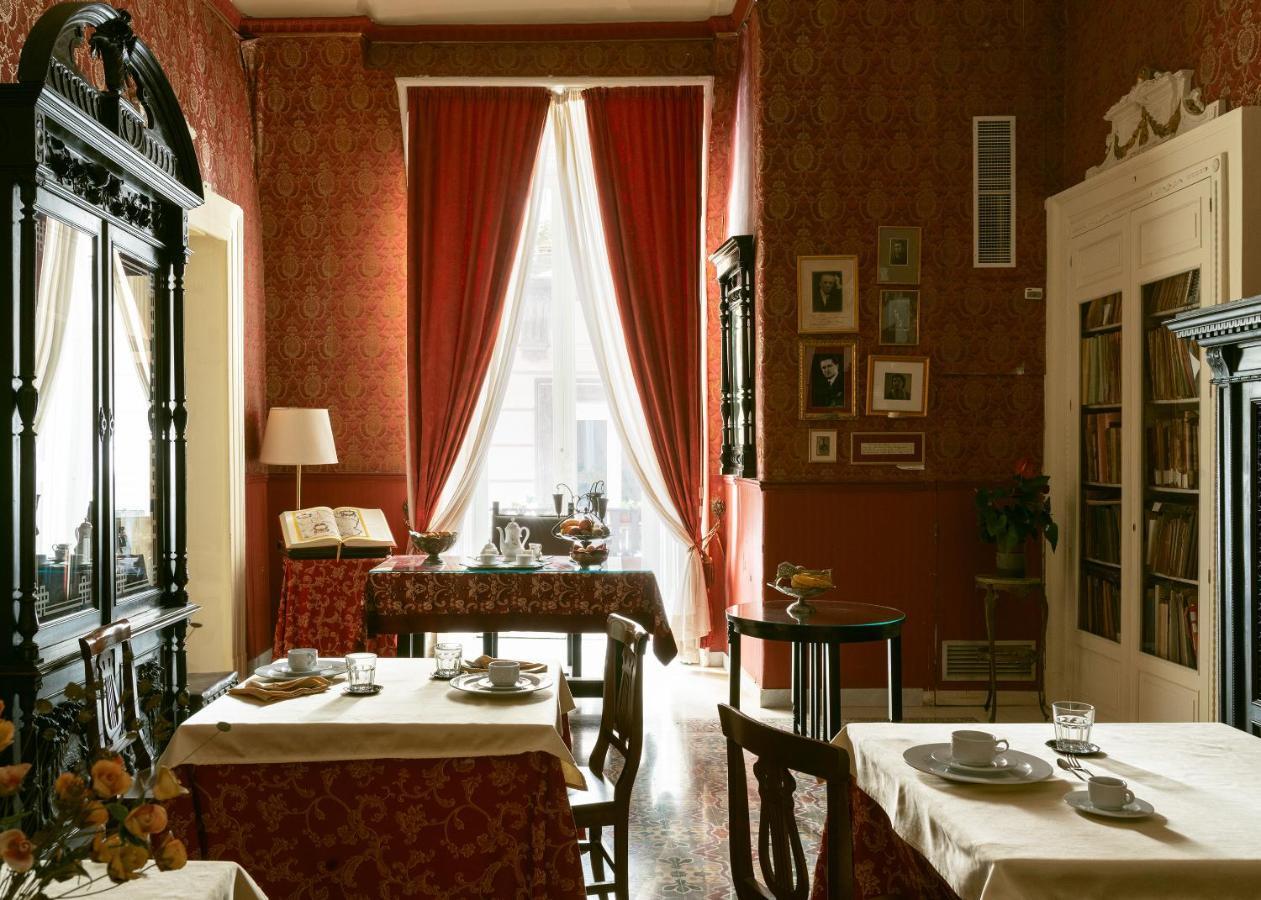 Carafa Di Maddaloni Residenza Di Charme Hotell Napoli Eksteriør bilde