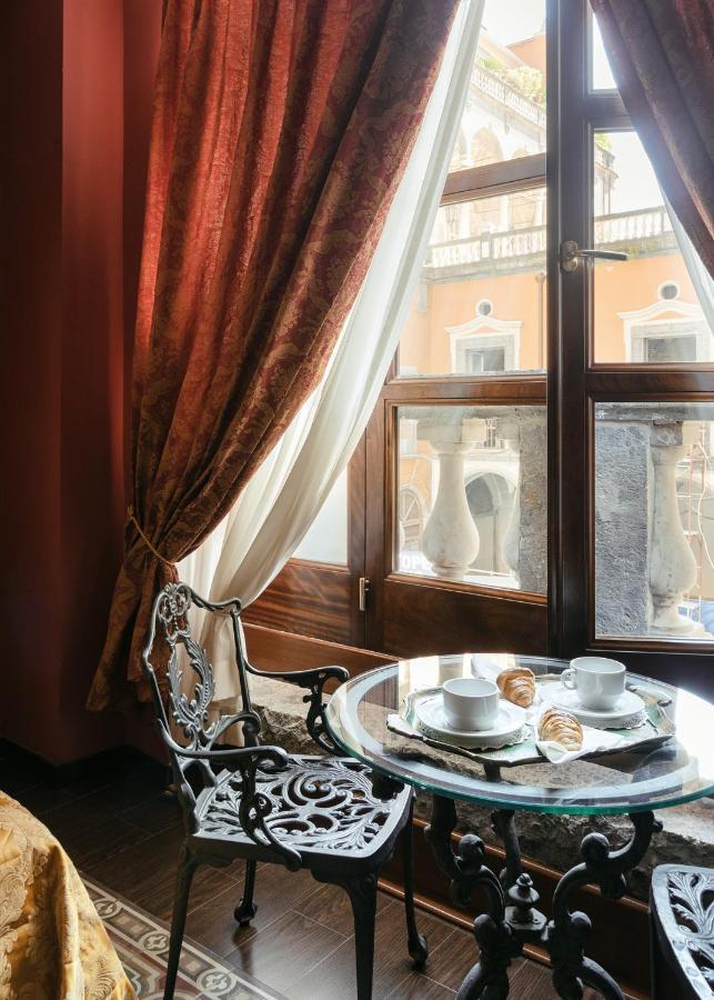 Carafa Di Maddaloni Residenza Di Charme Hotell Napoli Eksteriør bilde