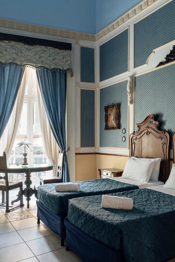Carafa Di Maddaloni Residenza Di Charme Hotell Napoli Eksteriør bilde