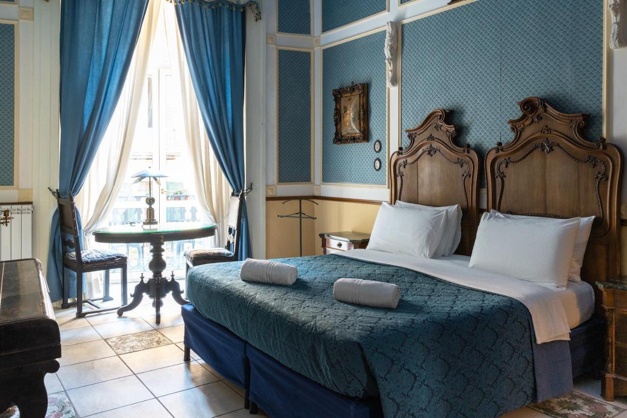 Carafa Di Maddaloni Residenza Di Charme Hotell Napoli Eksteriør bilde