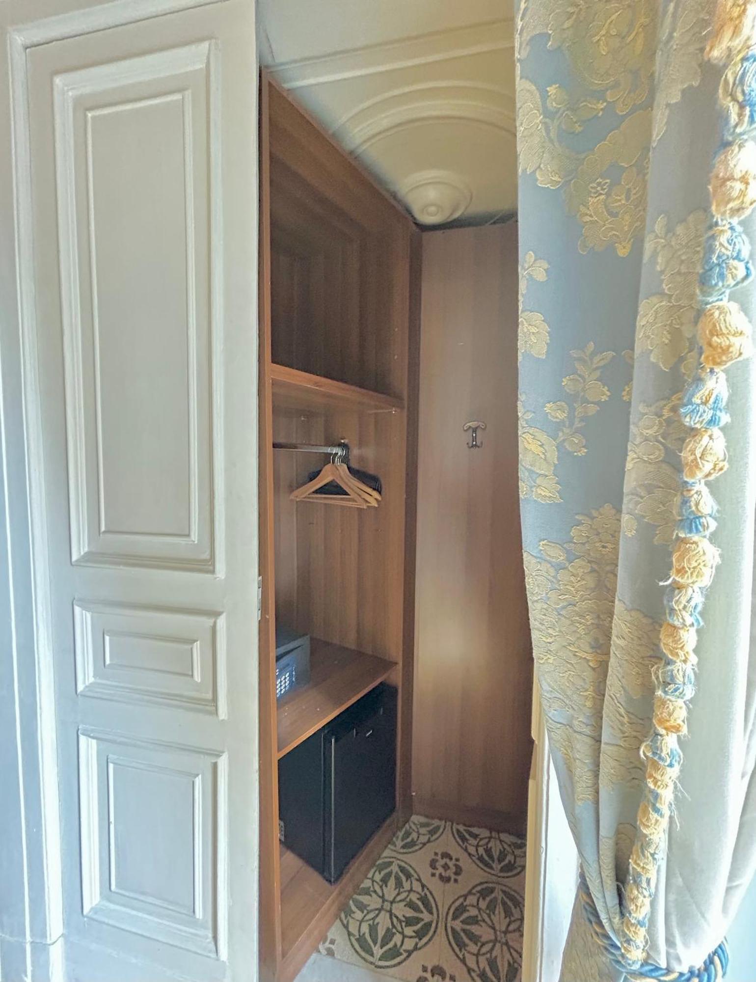 Carafa Di Maddaloni Residenza Di Charme Hotell Napoli Eksteriør bilde