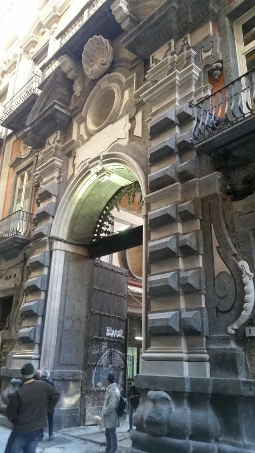 Carafa Di Maddaloni Residenza Di Charme Hotell Napoli Eksteriør bilde